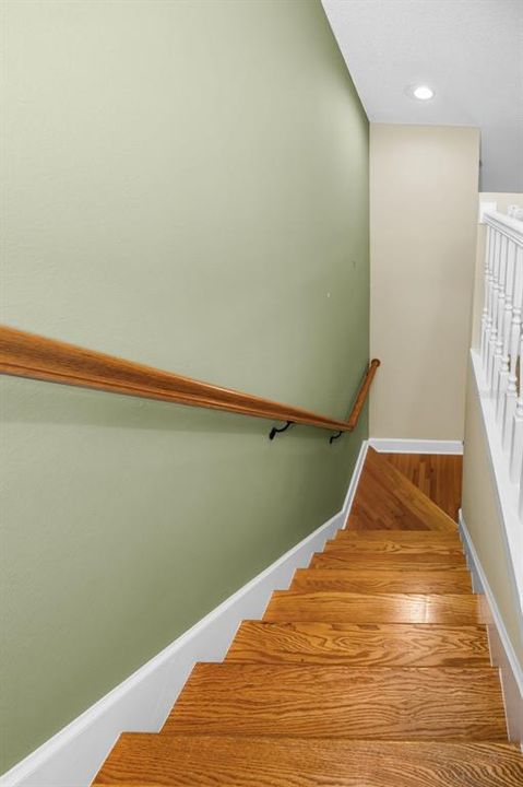 Active With Contract: $275,000 (2 beds, 2 baths, 1360 Square Feet)