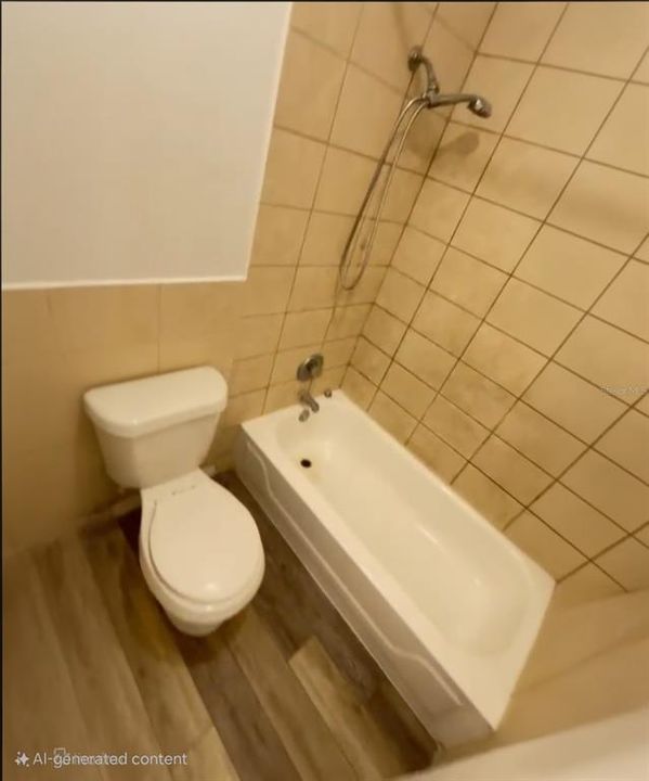 For Rent: $1,300 (2 beds, 1 baths, 867 Square Feet)