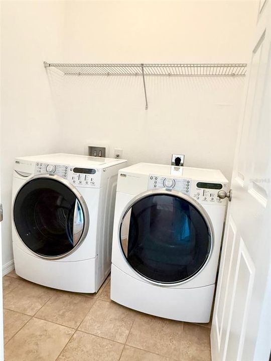 For Rent: $2,150 (3 beds, 2 baths, 1593 Square Feet)