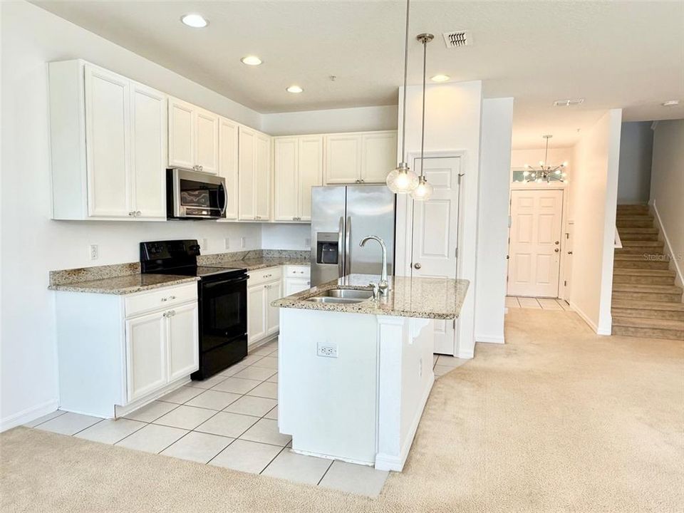 For Rent: $2,150 (3 beds, 2 baths, 1593 Square Feet)