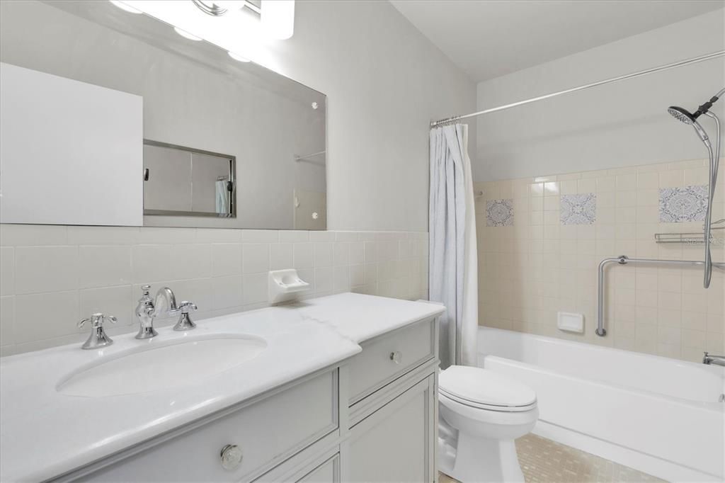 For Rent: $1,650 (2 beds, 2 baths, 1370 Square Feet)