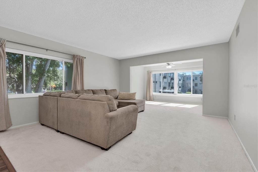 For Rent: $1,650 (2 beds, 2 baths, 1370 Square Feet)