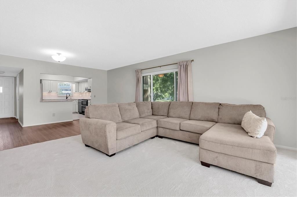 For Rent: $1,650 (2 beds, 2 baths, 1370 Square Feet)