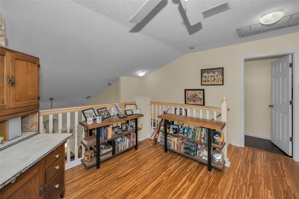 Activo con contrato: $275,000 (2 camas, 2 baños, 1360 Pies cuadrados)