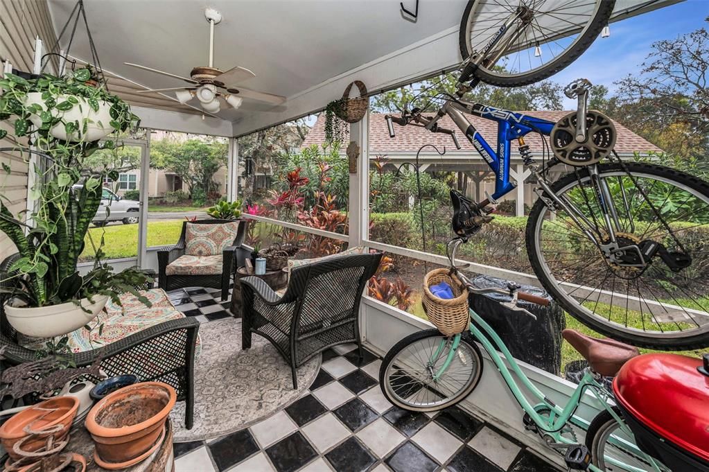 Activo con contrato: $275,000 (2 camas, 2 baños, 1360 Pies cuadrados)