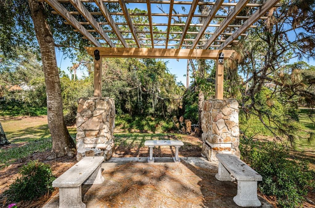 Activo con contrato: $275,000 (2 camas, 2 baños, 1360 Pies cuadrados)