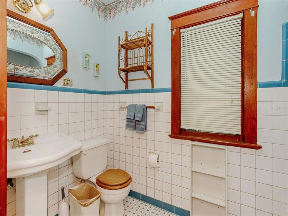 For Sale: $389,900 (3 beds, 2 baths, 1896 Square Feet)