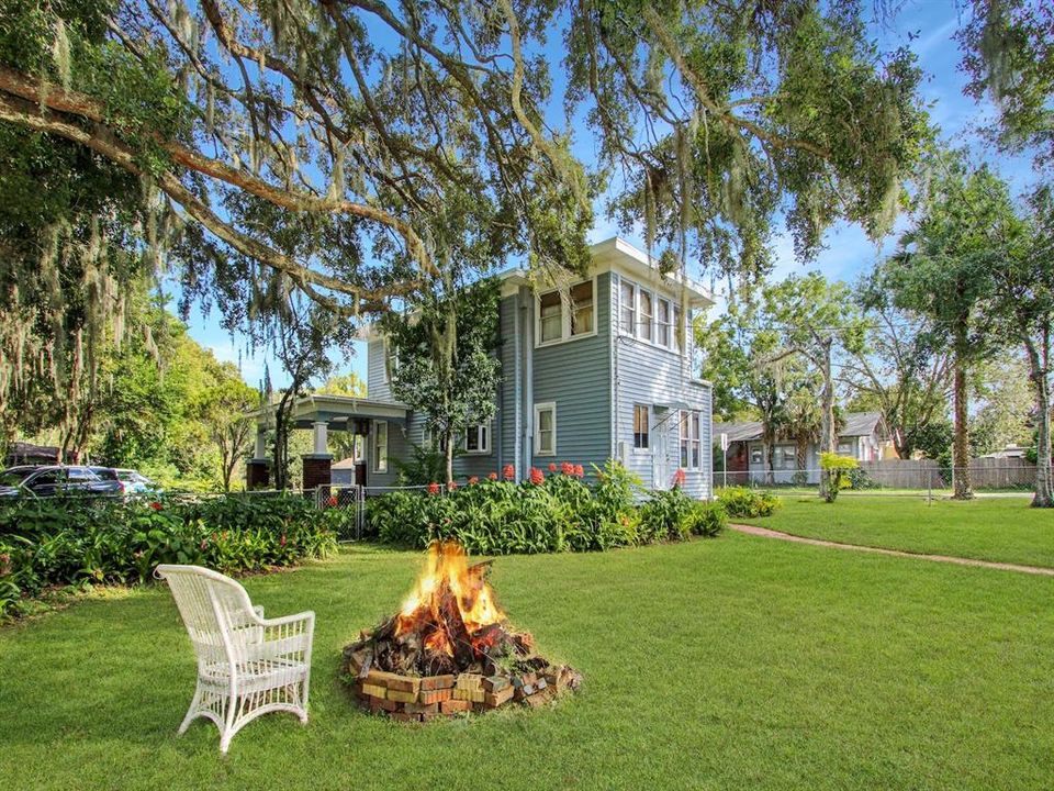 For Sale: $389,900 (3 beds, 2 baths, 1896 Square Feet)