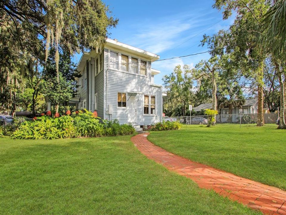 For Sale: $389,900 (3 beds, 2 baths, 1896 Square Feet)