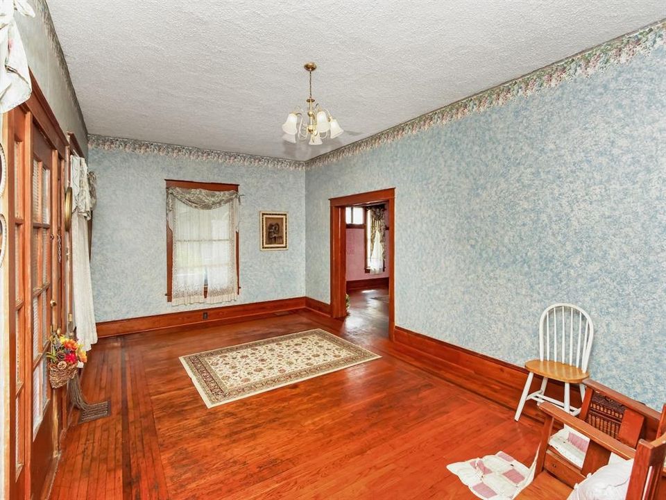 For Sale: $389,900 (3 beds, 2 baths, 1896 Square Feet)