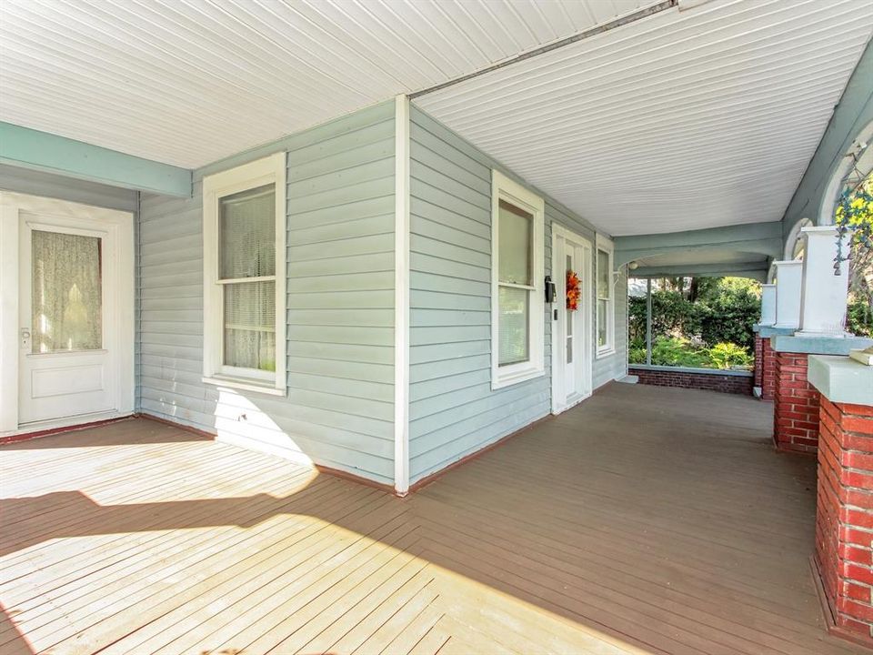 For Sale: $389,900 (3 beds, 2 baths, 1896 Square Feet)