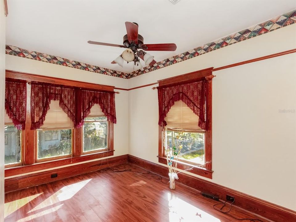 For Sale: $389,900 (3 beds, 2 baths, 1896 Square Feet)