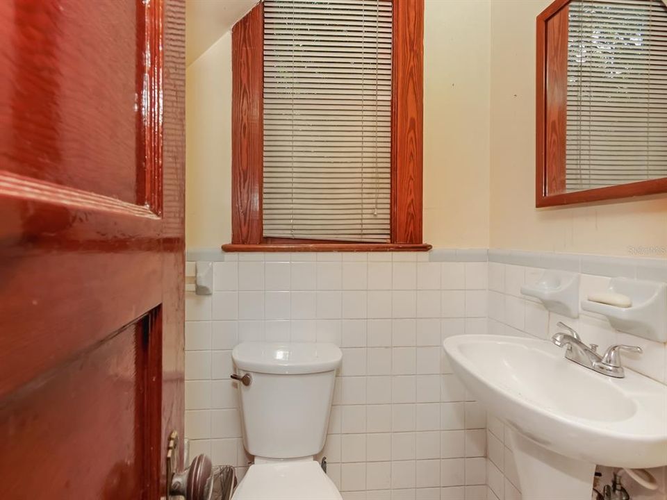 For Sale: $389,900 (3 beds, 2 baths, 1896 Square Feet)