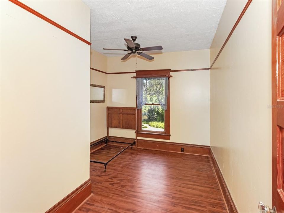 For Sale: $389,900 (3 beds, 2 baths, 1896 Square Feet)