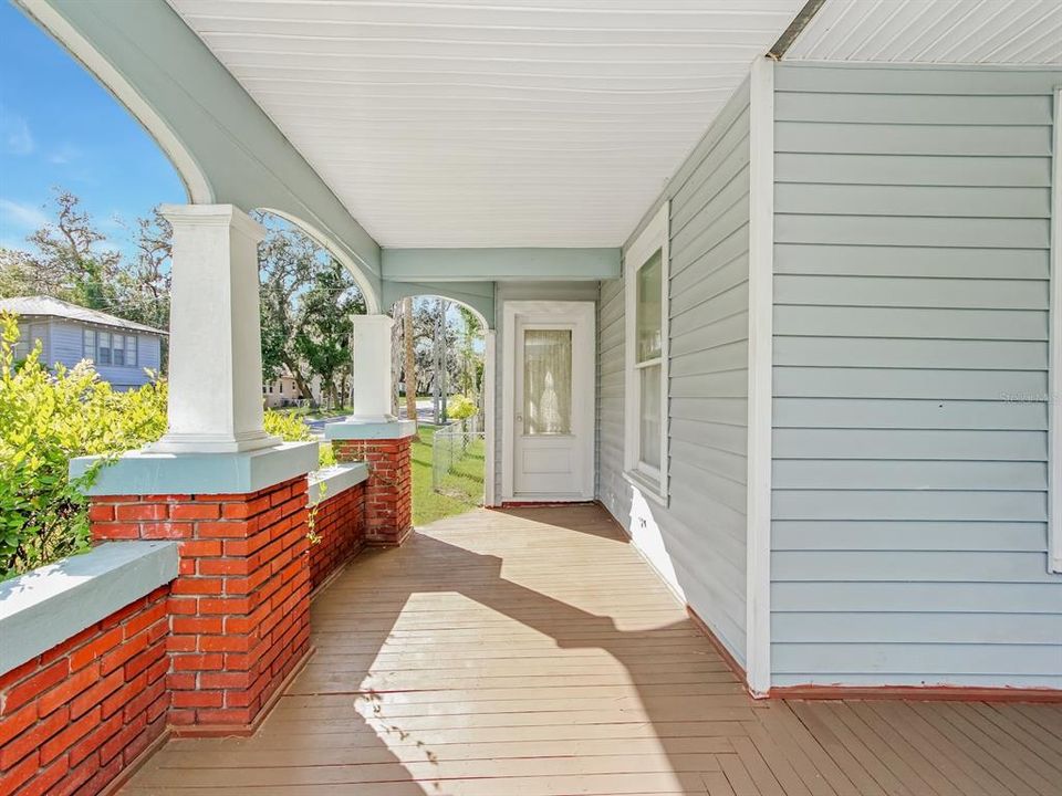 For Sale: $389,900 (3 beds, 2 baths, 1896 Square Feet)