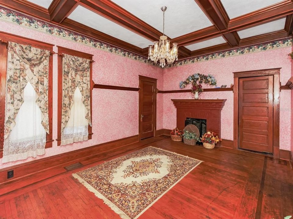 For Sale: $389,900 (3 beds, 2 baths, 1896 Square Feet)