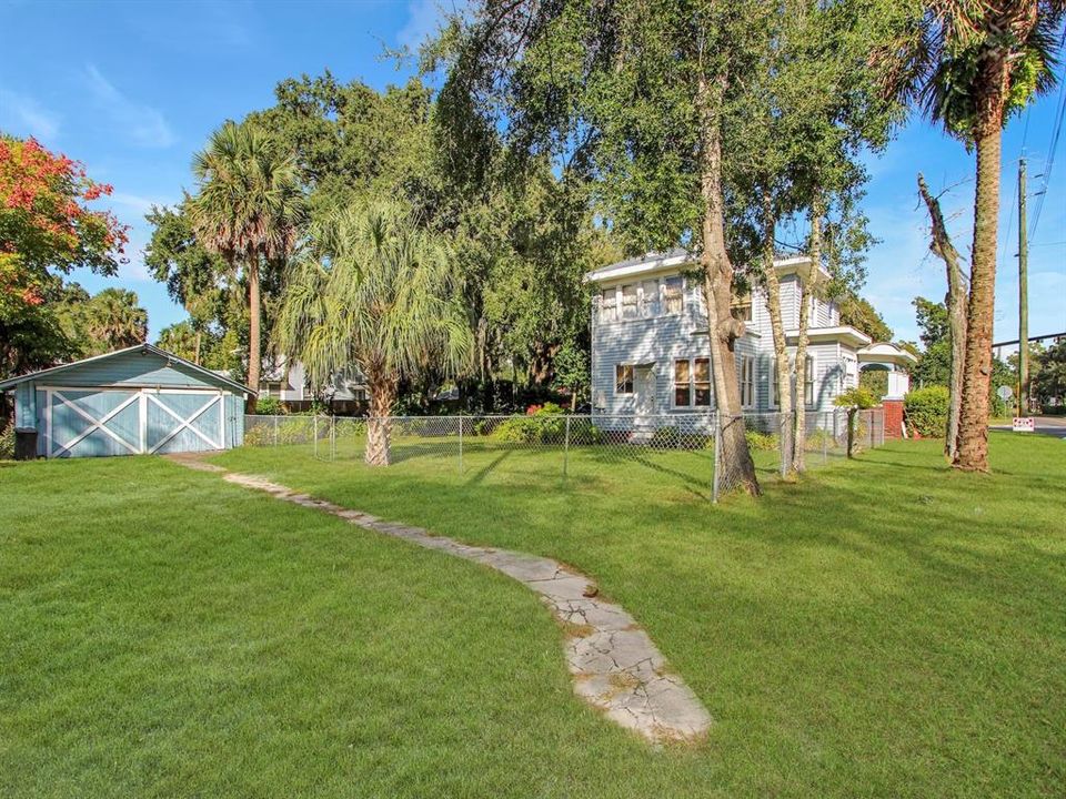 For Sale: $389,900 (3 beds, 2 baths, 1896 Square Feet)