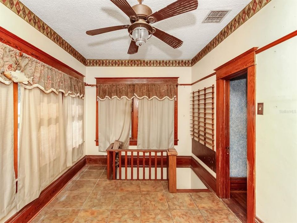 For Sale: $389,900 (3 beds, 2 baths, 1896 Square Feet)