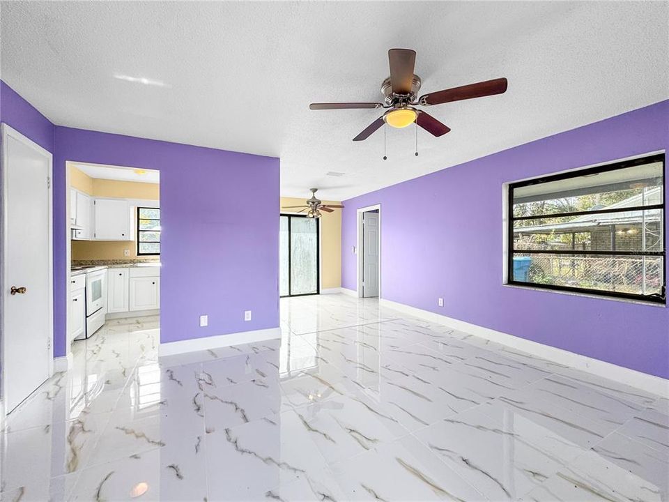 For Rent: $1,700 (3 beds, 1 baths, 1011 Square Feet)