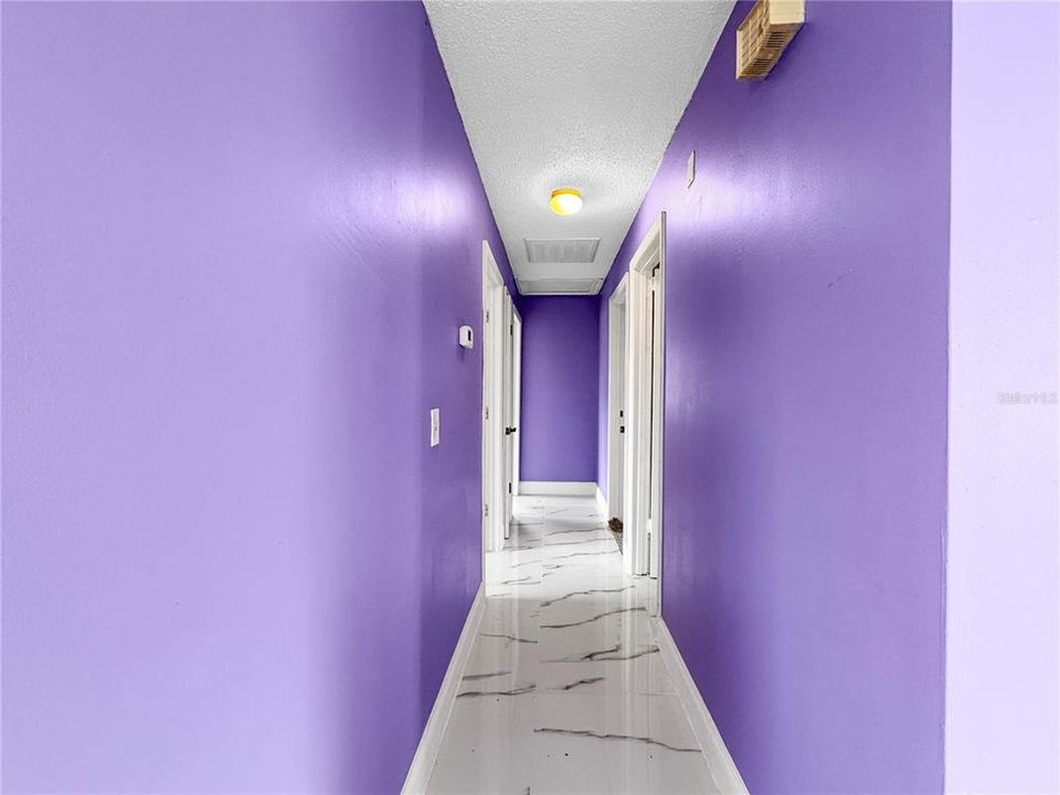 For Rent: $1,700 (3 beds, 1 baths, 1011 Square Feet)