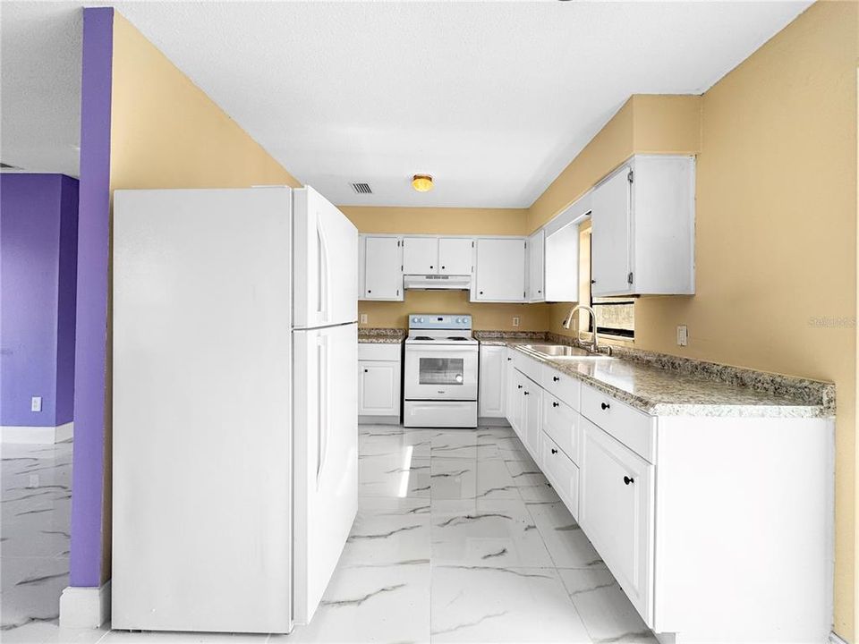 For Rent: $1,700 (3 beds, 1 baths, 1011 Square Feet)