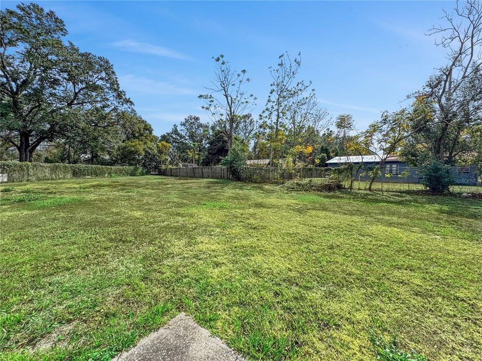 For Rent: $1,700 (3 beds, 1 baths, 1011 Square Feet)