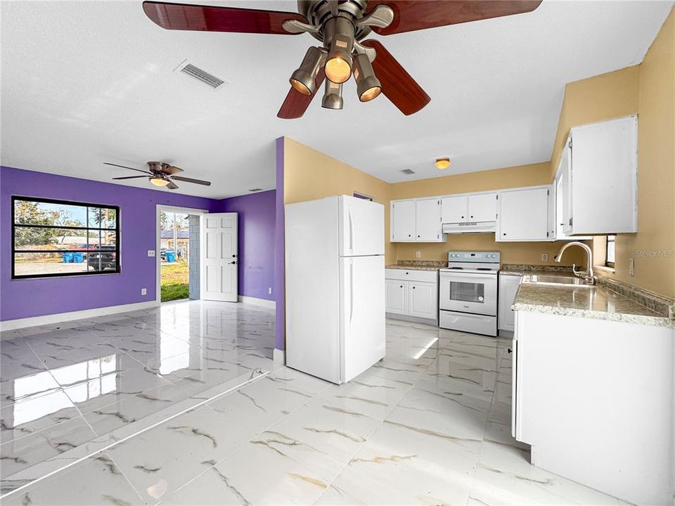 For Rent: $1,700 (3 beds, 1 baths, 1011 Square Feet)