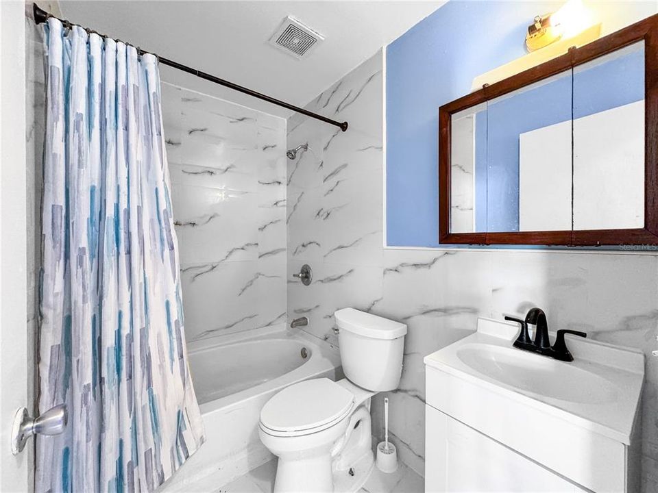 For Rent: $1,700 (3 beds, 1 baths, 1011 Square Feet)