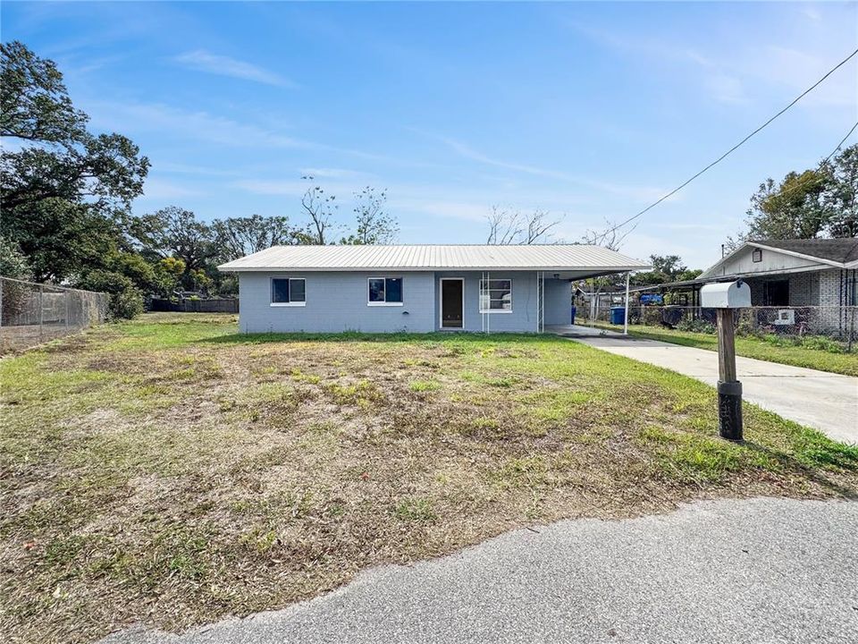 For Rent: $1,700 (3 beds, 1 baths, 1011 Square Feet)