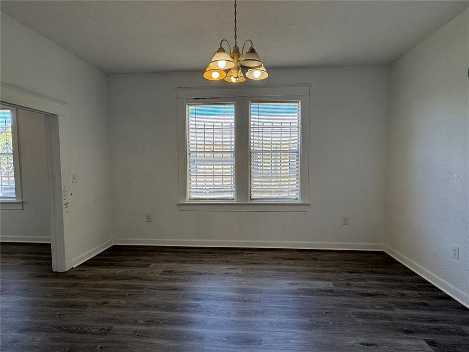 For Rent: $1,745 (3 beds, 1 baths, 1103 Square Feet)