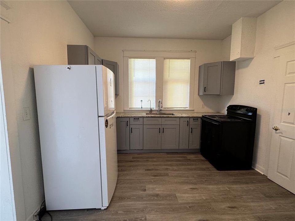For Rent: $1,745 (3 beds, 1 baths, 1103 Square Feet)