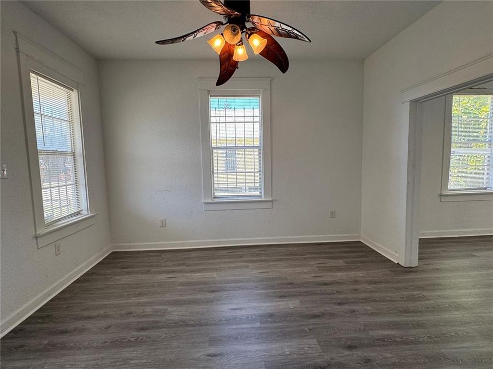 For Rent: $1,745 (3 beds, 1 baths, 1103 Square Feet)