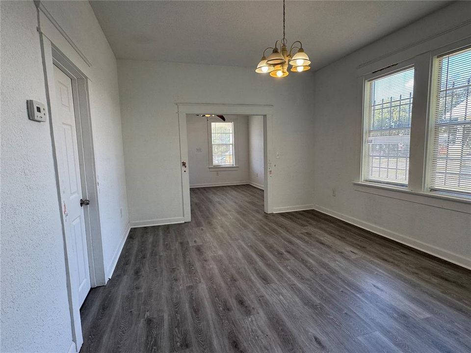 For Rent: $1,745 (3 beds, 1 baths, 1103 Square Feet)