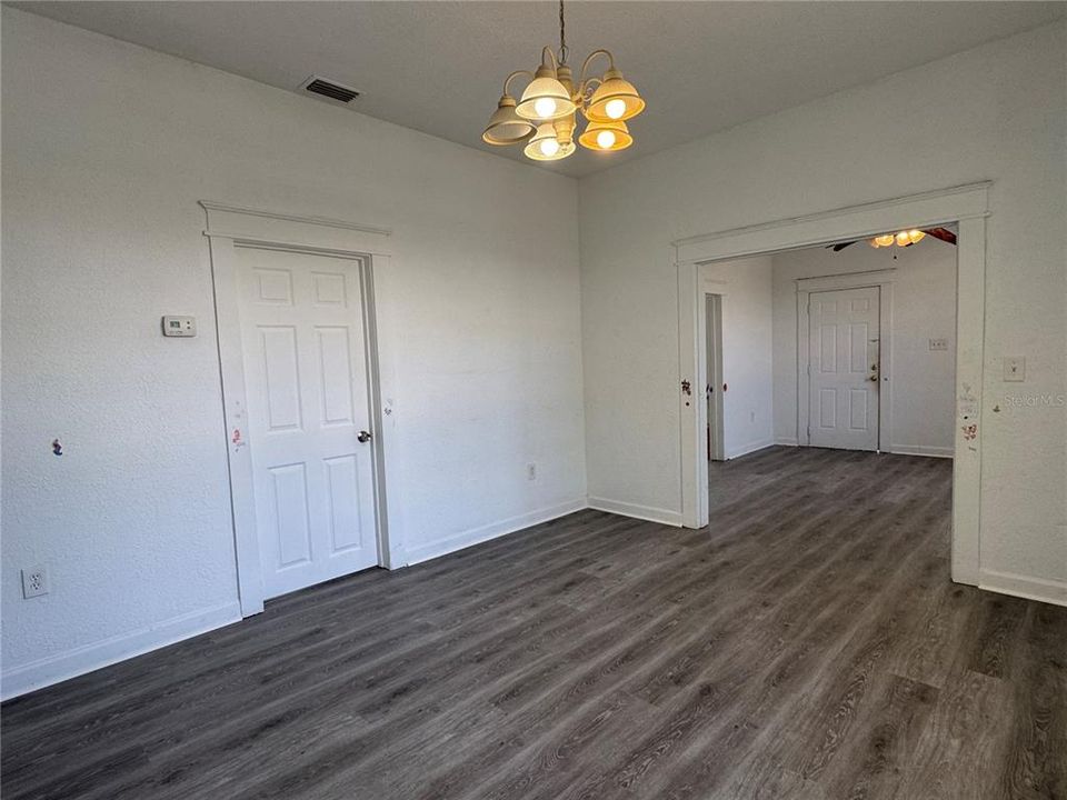 For Rent: $1,745 (3 beds, 1 baths, 1103 Square Feet)