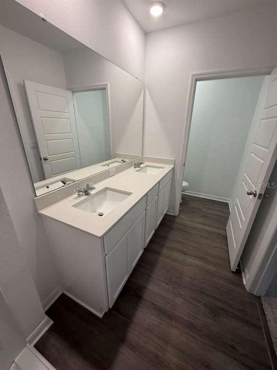 For Rent: $2,300 (4 beds, 2 baths, 1665 Square Feet)