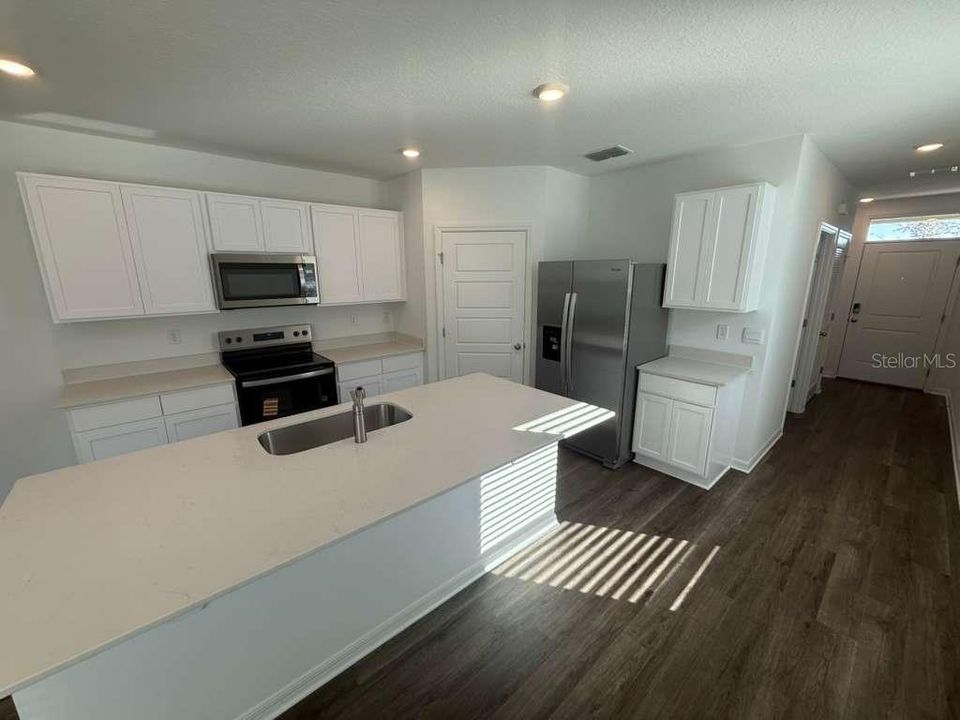 For Rent: $2,300 (4 beds, 2 baths, 1665 Square Feet)