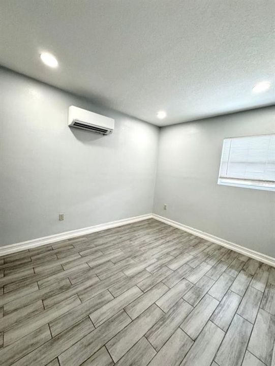 For Rent: $1,200 (1 beds, 1 baths, 432 Square Feet)