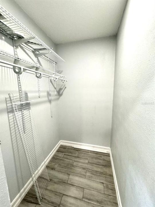 For Rent: $1,200 (1 beds, 1 baths, 432 Square Feet)