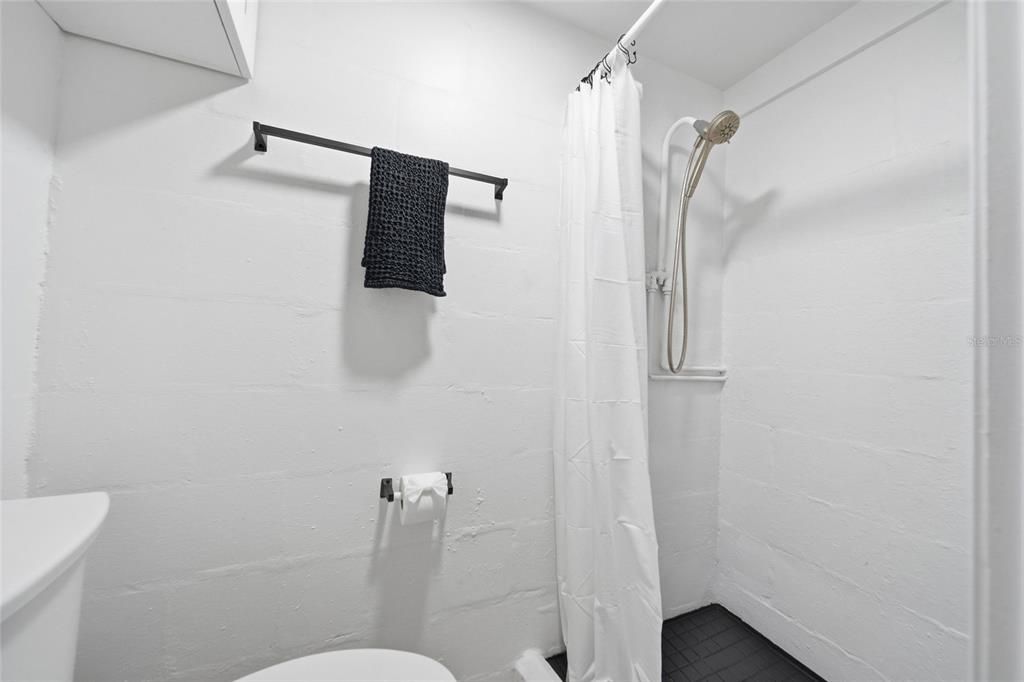 For Sale: $268,900 (2 beds, 2 baths, 1004 Square Feet)