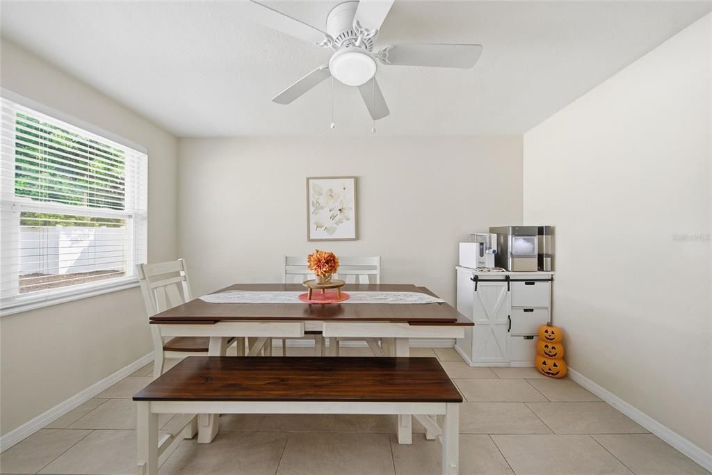 For Sale: $268,900 (2 beds, 2 baths, 1004 Square Feet)