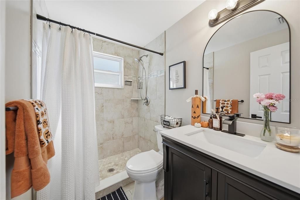 For Sale: $268,900 (2 beds, 2 baths, 1004 Square Feet)