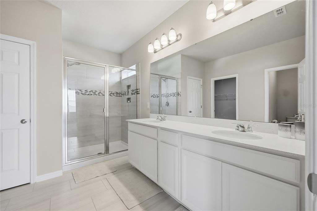 For Sale: $675,000 (5 beds, 4 baths, 3508 Square Feet)