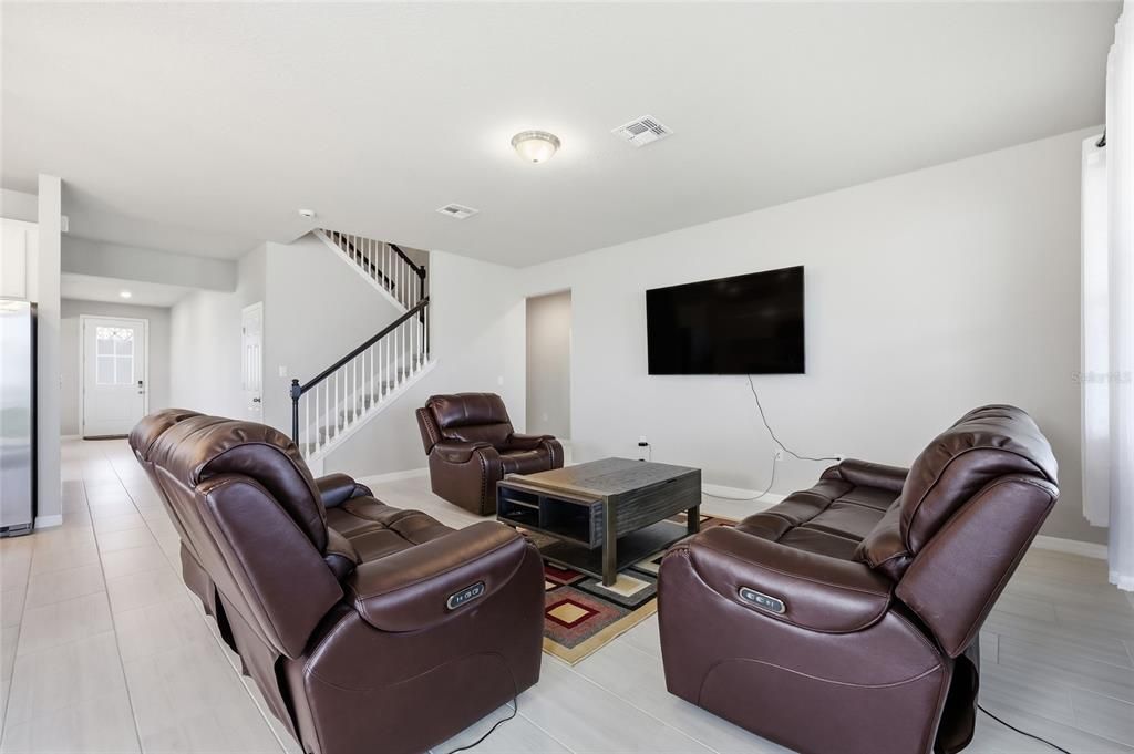 For Sale: $675,000 (5 beds, 4 baths, 3508 Square Feet)