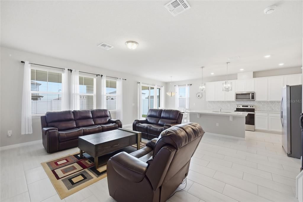 For Sale: $675,000 (5 beds, 4 baths, 3508 Square Feet)