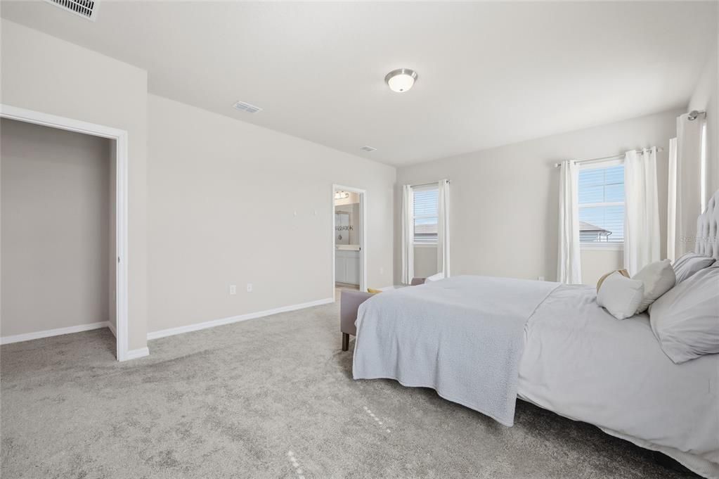 For Sale: $675,000 (5 beds, 4 baths, 3508 Square Feet)