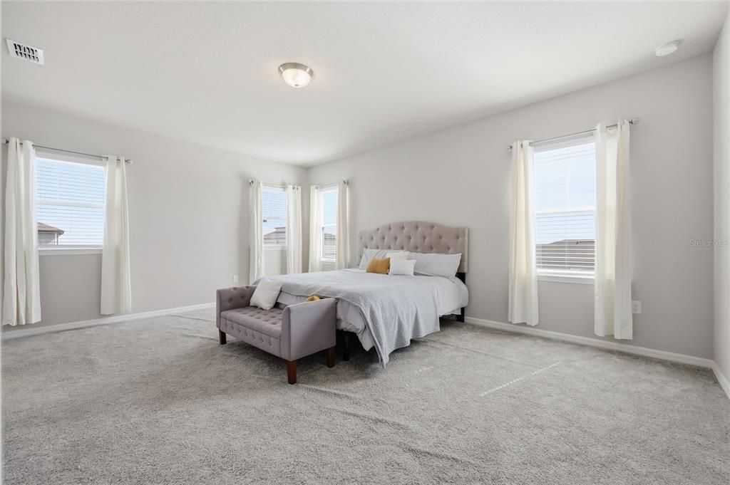 For Sale: $675,000 (5 beds, 4 baths, 3508 Square Feet)