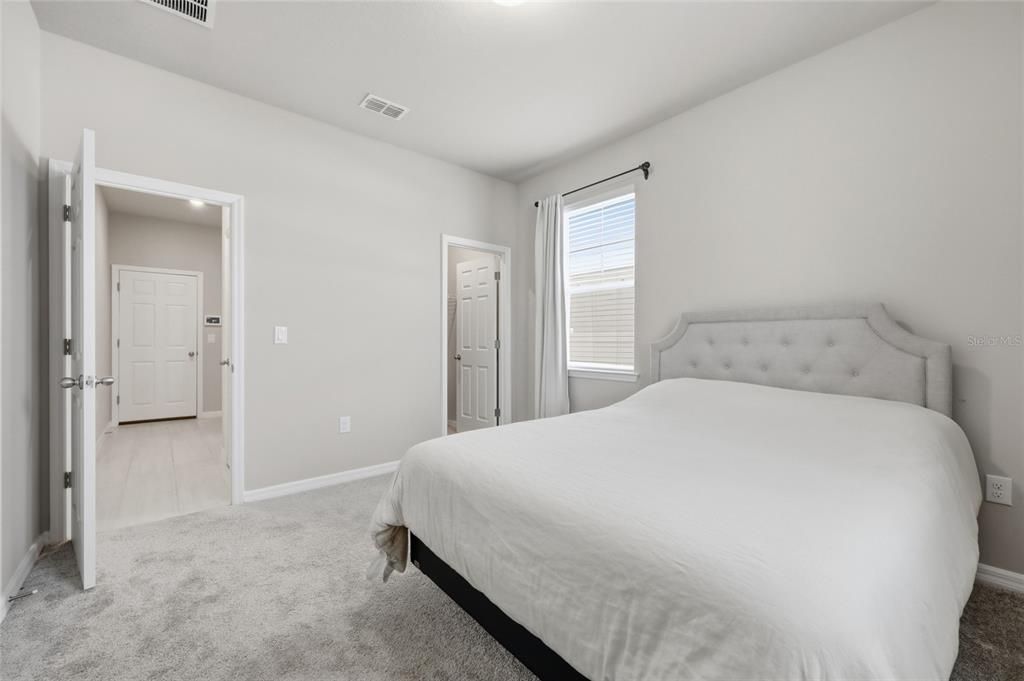 For Sale: $675,000 (5 beds, 4 baths, 3508 Square Feet)