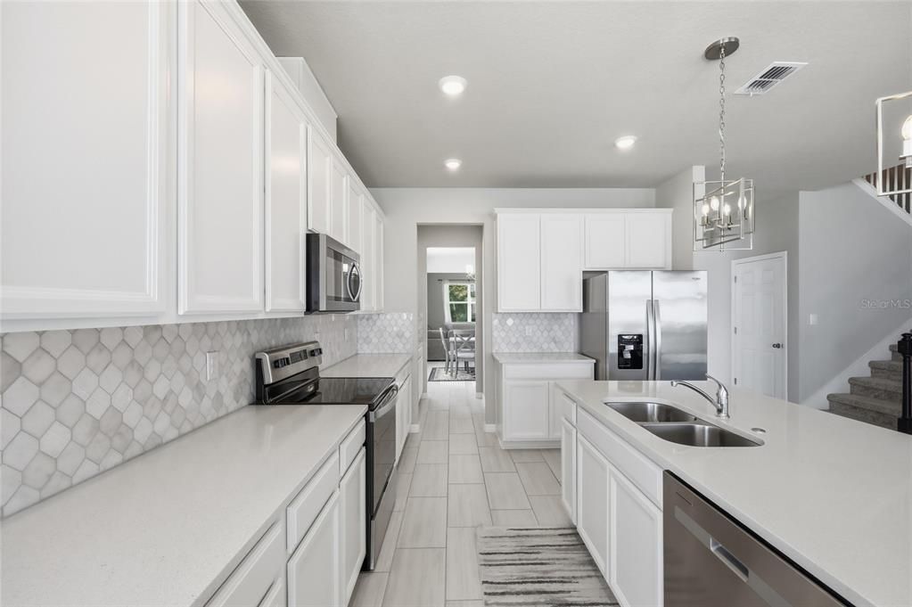 For Sale: $675,000 (5 beds, 4 baths, 3508 Square Feet)