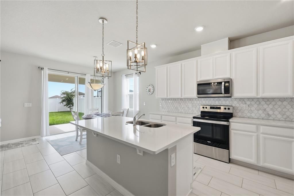 For Sale: $675,000 (5 beds, 4 baths, 3508 Square Feet)