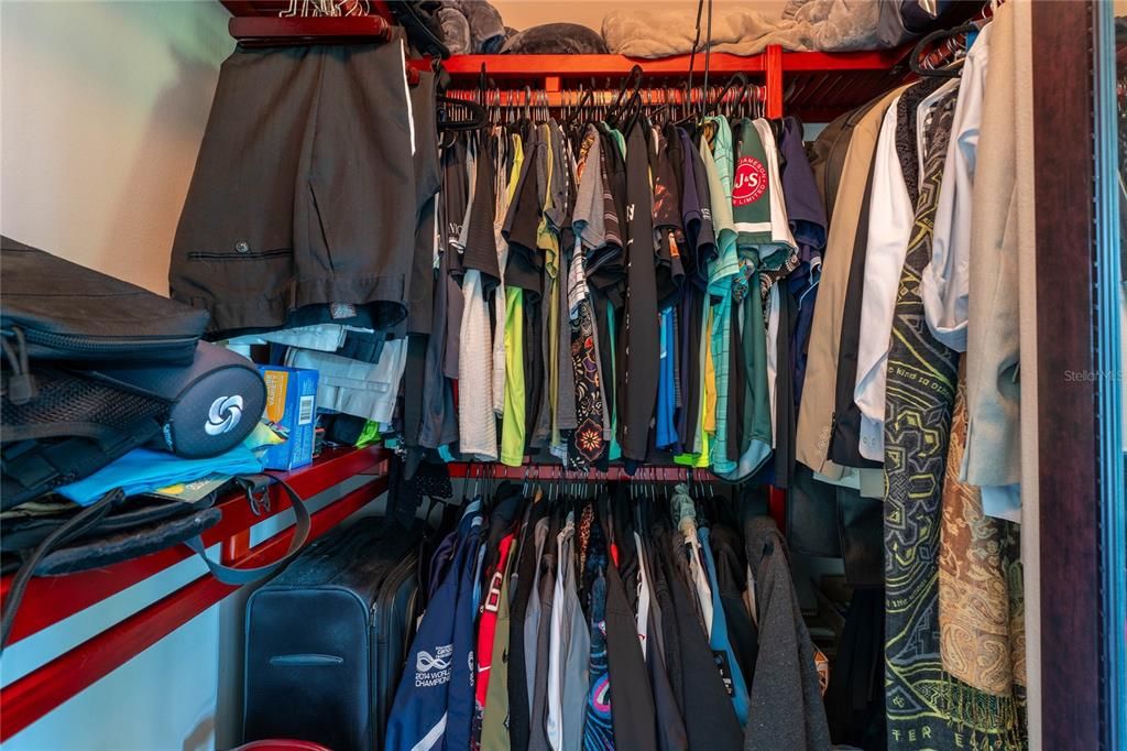 For Sale: $310,000 (3 beds, 3 baths, 1995 Square Feet)